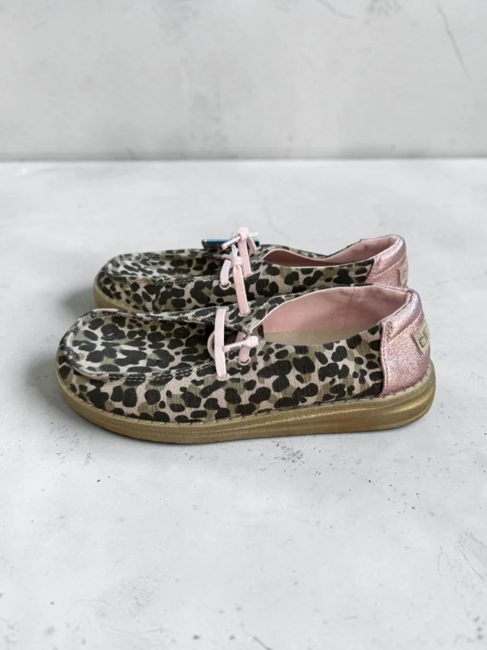 HEY DUDE Girls Leopard Print Shoes Size 2 NEW NWT